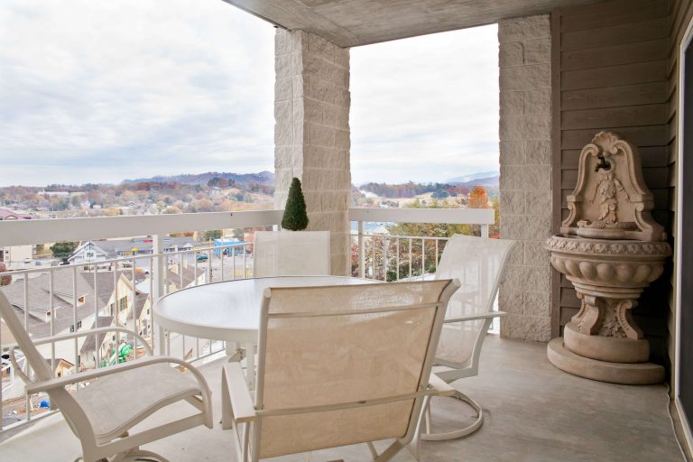 Whispering Pines 112_2 bedroom pigeon forg investment condo for sale